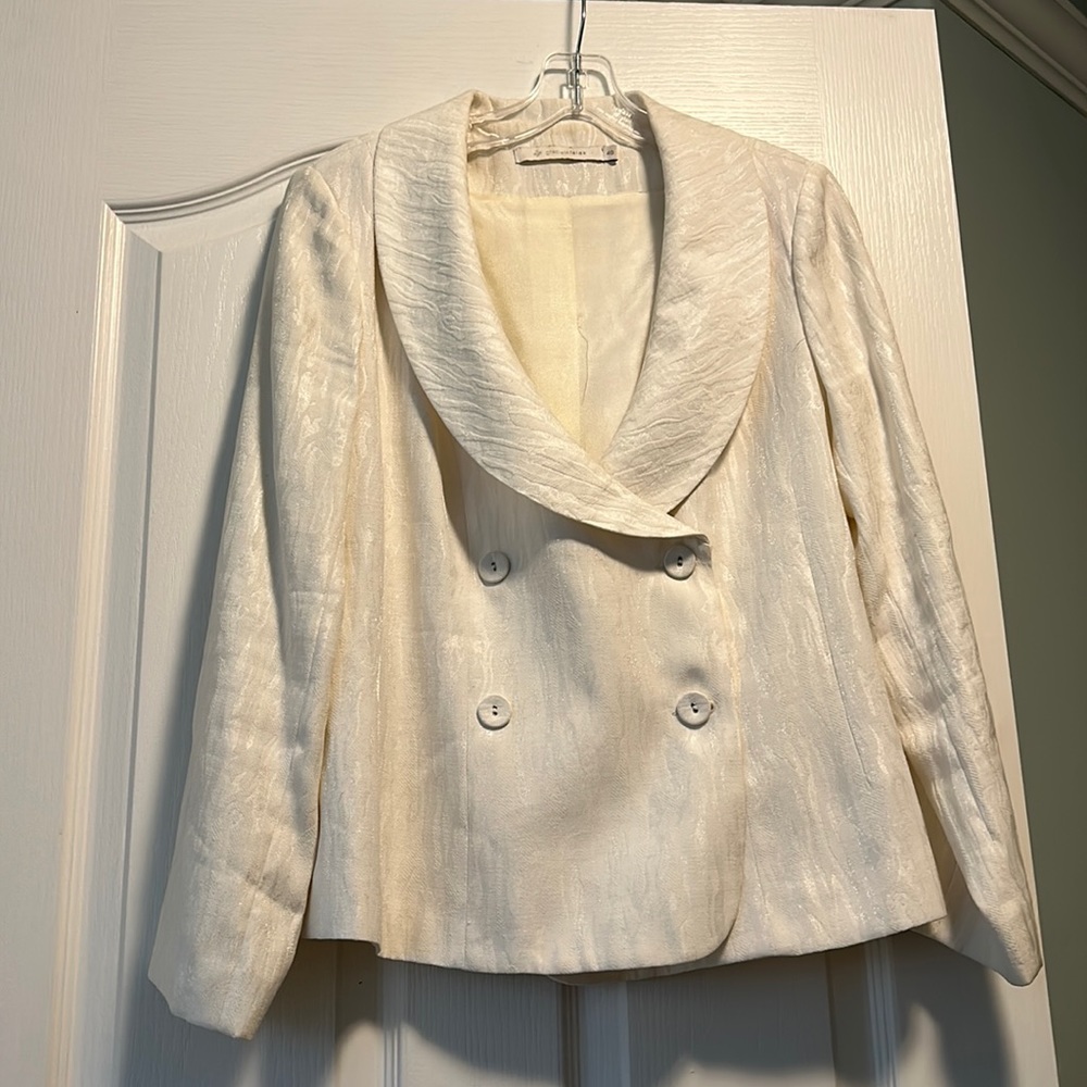 White women blazer. Nice fit.
